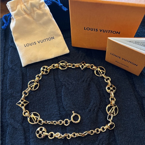 Beautiful LOUIS VUITTON Collier Crazy in lock M00371 Gold Necklace - Picture 8 of 15